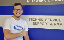 Auch unser Team ist heuer wieder gewachsen. Schon im Juli durften wir unseren neuen RMA- und Support-Techniker Daniel einkleiden.