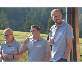 … und auch Sonja, Markus und Günther können die lauen Abendstunden genießen.