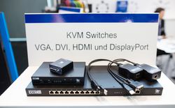 Der AdderView DDX30 ist ein Matrix KVM Switch für 7 Benutzer auf maximal 23 Rechner mit DVI oder DisplayPort Video und USB. Die Rechner werden mit Computer-Anschlussmodule verbunden und auf der Benutzerseite macht ein KVM Extender Reichweiten von bis zu 50m über CATx möglich.