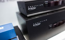 Die AdderView Pro-Geräte bieten je nach Modell verschiedene DVI- und USB-Zugriff auf bis zu 4 Rechner und bis zu 4 Monitore gleichzeitig.