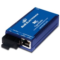 Der Giga-MiniMc von B+B SmartWorx ist ein Ethernet zu Glasfaser Medienkonverter.