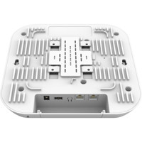 XV3-8 Tri-Radio 802.11ax Wi-Fi 6 Access Point mit 2x 5 GHz 4x4 und 1x 2.4 GHz 4x4 Antennen von Cambium Networks Ports