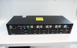 Der K524 erlaubt es, Peripheriegeräte von vier Computern unterschiedlicher Sicherheitsstufe gemeinsam zu nutzen, aber die Daten der Rechner absolut getrennt zu halten.