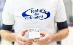 Nichst dem Zufall überlässt man schon mit ganz einfachen und kostengünstigen Überwachungslösungen.
Das HWg-STE ist ein IP-Thermometer mit integriertem Web-Interface zur einfachen Überwachung von bis zu 2 Sensoren (Temperatur, Luftfeuchte). Es alarmiert via SNMP und E-Mail und ist bis 31.8.2019 als Sommer-AKTIONS Produkt erhältlich.