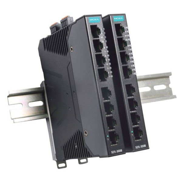 SDS-3008 8-Port Smart Managed Ethernet Switch von Moxa auf einer Hutschiene montiert.