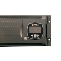 Liegende Verwendung der Sentinel Dual SDL 3300 Online USV Anlage von Riello UPS.