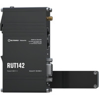 RUT142 industrieller RS232 Ethernet Router von Teltonika stehend