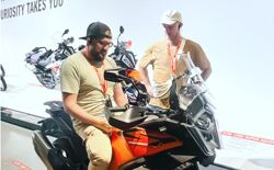 Probesitzen auf einem der neueren KTM Modell