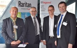 Durch die Übernahme des Herstellers Raritan in die Legrand Gruppe ergeben sich auch für BellEquip neue Möglichkeiten, wie die gemeinsame Teilnahme an der DataCenterConvention 2018 in Wien. V.l.n.r.: Andreas Mayer, Alfred Mosonyi und Gerrit Piel von Legrand, sowie BellEquip Geschäftsführer Martin Hinterlehner