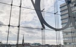 Zwischen dem Bellequip und dem Legrand Stand war direkt eine der architektonisch reizvollen Terrassen mit Blick auf den Stephansdom erreichbar.