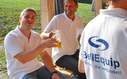 Markus Schuh und Christian Hochstöger bei der BellEquip Grillfeier 2015 auf der Schwarzalm.