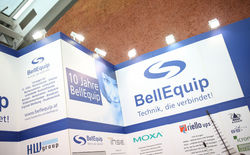 Beschriftung des BellEquip Messestands auf der Smart Automation 2015