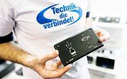 BellEquip POWER DAYS 2017 - Das aktive 4K UHD HDBaseT−Wandanschlussfeld mit automatischer Umschaltung für HDMI und VGA Signale WP−20 von Kramer Electronics bietet 4K Auflösung auf 2K Preisniveau. Das Produkt ...