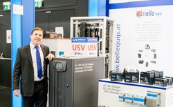 USV-Anlagen, Ersatzbatterien, Stromverteilung und Energiemessung gehörten zu den Schwerpunktthemen der POWER-DAYS. Auf Grund der vielen Nachfragen zu diesen Bereichen drückte Markus zeitlich beinahe schon der Schuh.