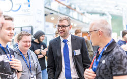 ... im Smalltalk mit dem guten waldviertler Schmäh, der drei Tage lang für gute Stimmung am BellEquip Messestand sorgte.