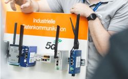 Besonders die Fernwartungslösungen über Mobilfunk waren bei der Automatisierungsmesse gefragt. Zu einer "Technik, die verbindet" wird dabei meher und mehr der Mobilfunkstandard 5G.