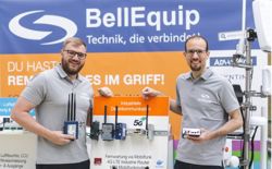 MIt Geschäftsführer und Vertriebsleiter Günther Lugauer (Foto rechts) entwickelte sich BellEquip zu einem Spezialisten im Bereich industrieller Mobilfunkrouter. Zu einem wahren Router-Experten wurde dadurch auch Stefan Breiteneder aus dem BellEquip Support- und Technikteam.